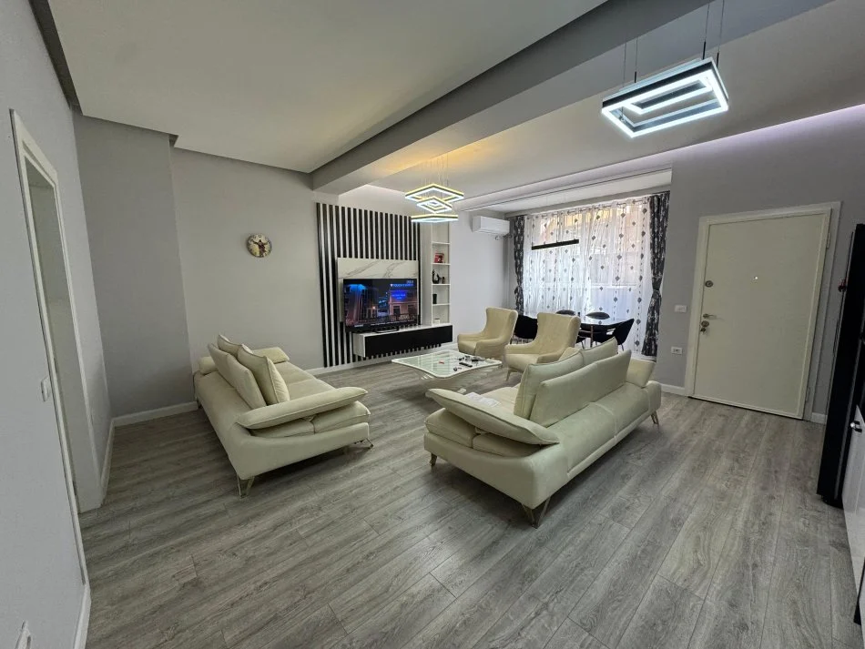 Tirane, shitet apartament 2+1 Kati 0, 119 m² 218.000 € (rruga bill klinton)