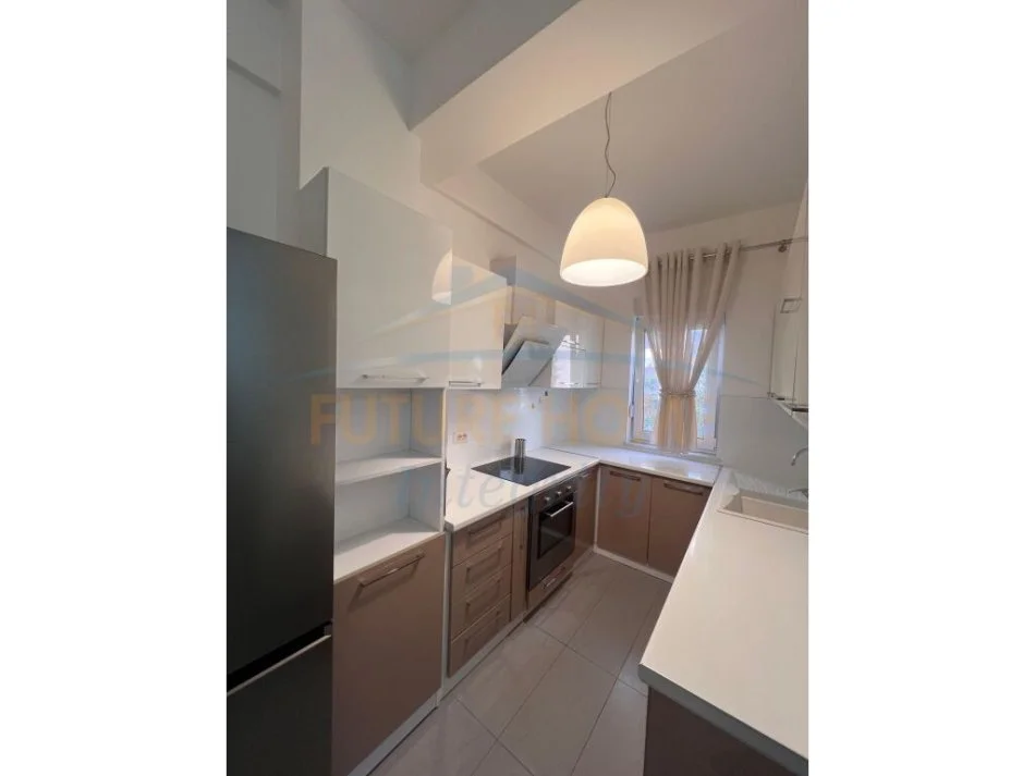 Tirane, jepet me qera apartament 1+1 Kati 2, 67 m² 550 € (Residenca Touch Of The Sun, Sauk)