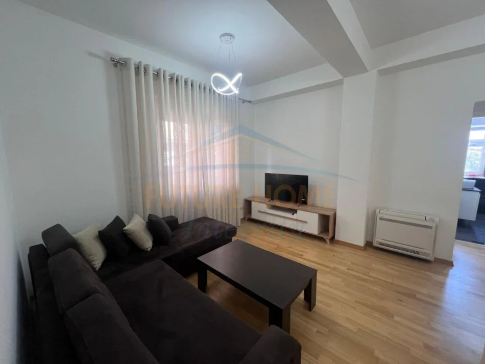 Tirane, jepet me qera apartament 1+1 Kati 2, 67 m² 550 € (Residenca Touch Of The Sun, Sauk)