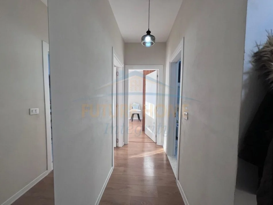 Tirane, shitet apartament 2+1+Ballkon Kati 7, 91 m² 153.000 € (Rruga Hamdi Pepa)