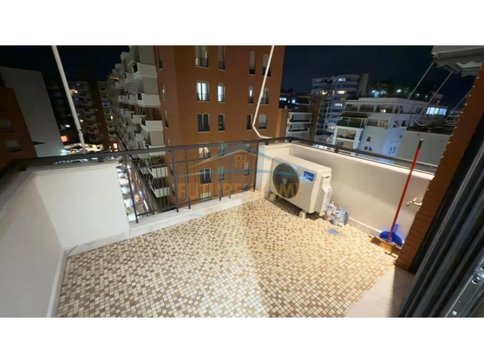 Tirane, jap me qera apartament 1+1 Kati 6, 76 m² 900 € (Rruga e Kavajes)