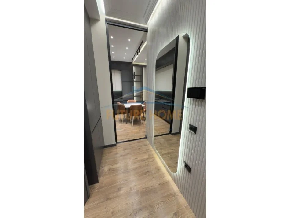 Tirane, jap me qera apartament 1+1 Kati 6, 76 m² 900 € (Rruga e Kavajes)