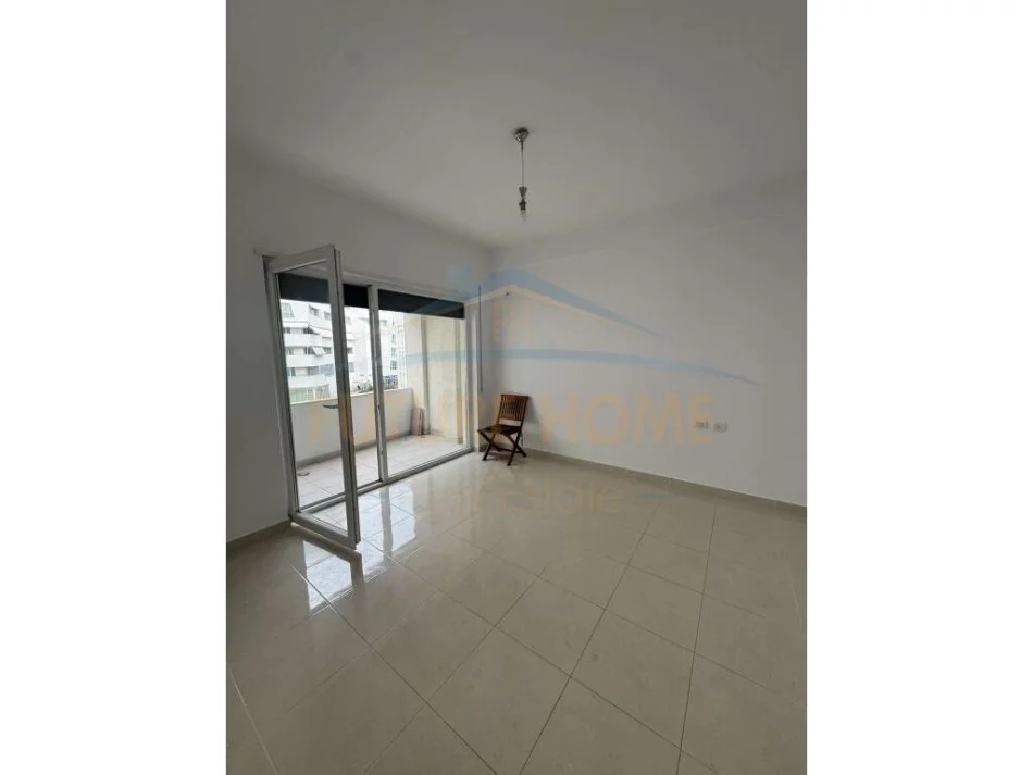 Tirane, shitet apartament 1+1+Ballkon Kati 2, 62 m² 125.000 € (Frosina Plaku)