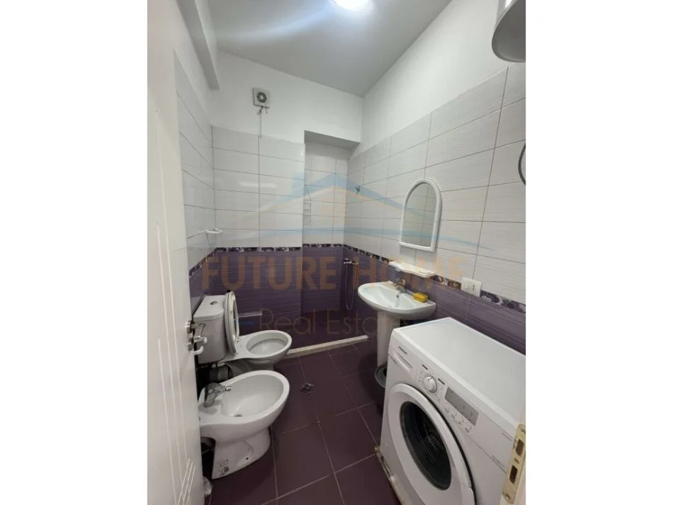 Tirane, shitet apartament 1+1+Ballkon Kati 2, 62 m² 125.000 € (Frosina Plaku)