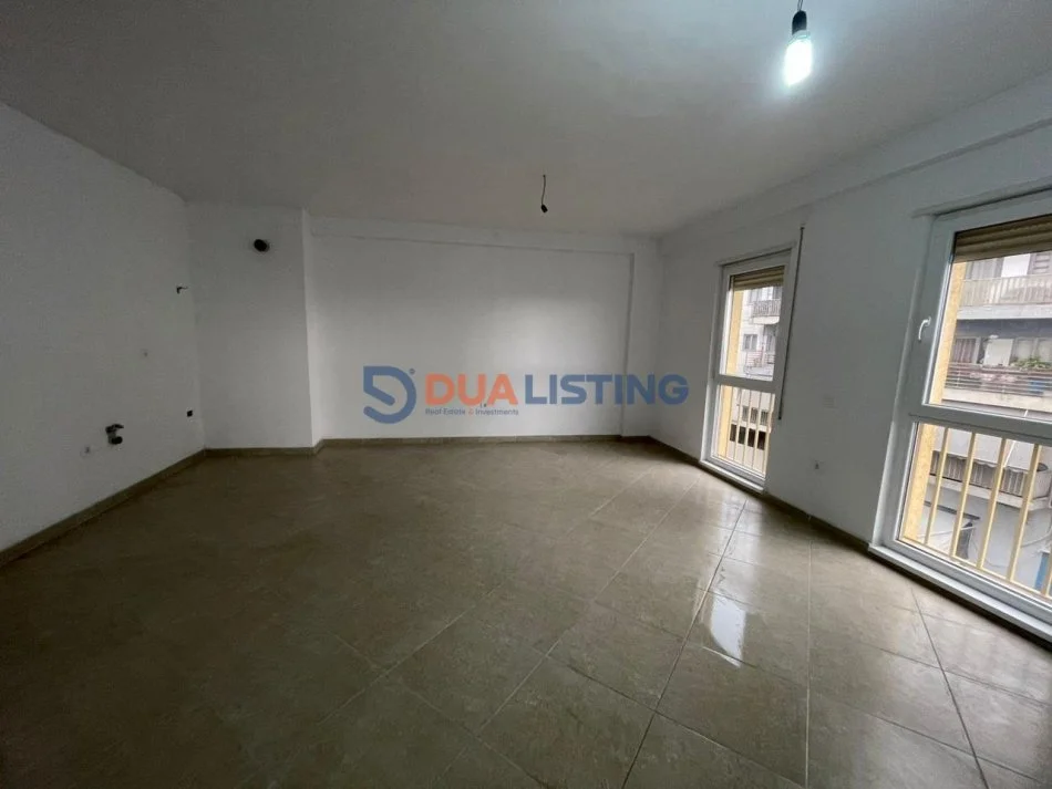 Tirane, shitet apartament 2+1 , 119 m² 200.000 € (Selite)