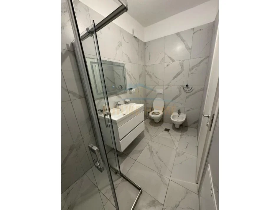 Tirane, shitet 2+1+Ballkon Kati 1, 130 m² 287.000 € (Kopshti Zoologjik),  Garden Residence by Salillari