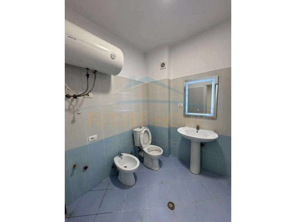 Tirane, shitet apartament 1+1+Aneks Kati 4, 82 m² 110.000 € (UNAZA E RE)