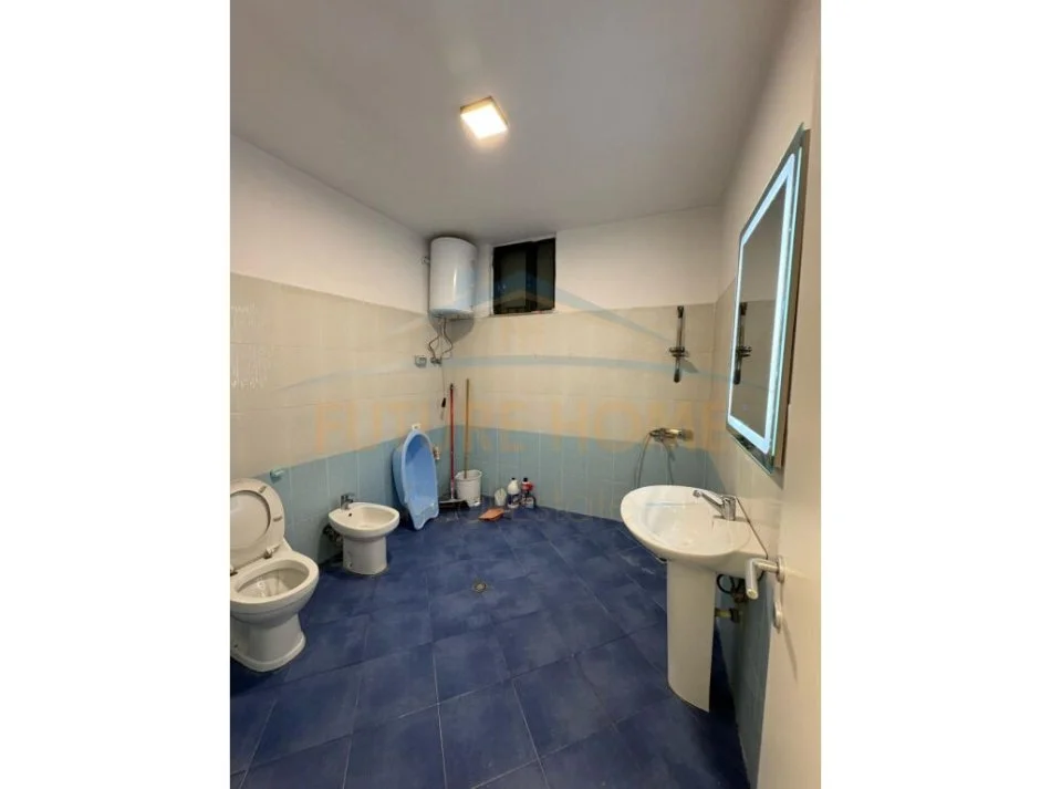 Tirane, shitet apartament 1+1+Ballkon Kati 4, 79 m² 106.000 € (Unaza e Re)