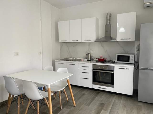 Tirane, jepet me qera apartament 1+1+BLK Kati 3, 70 m² 400 Euro (Ali Demi)