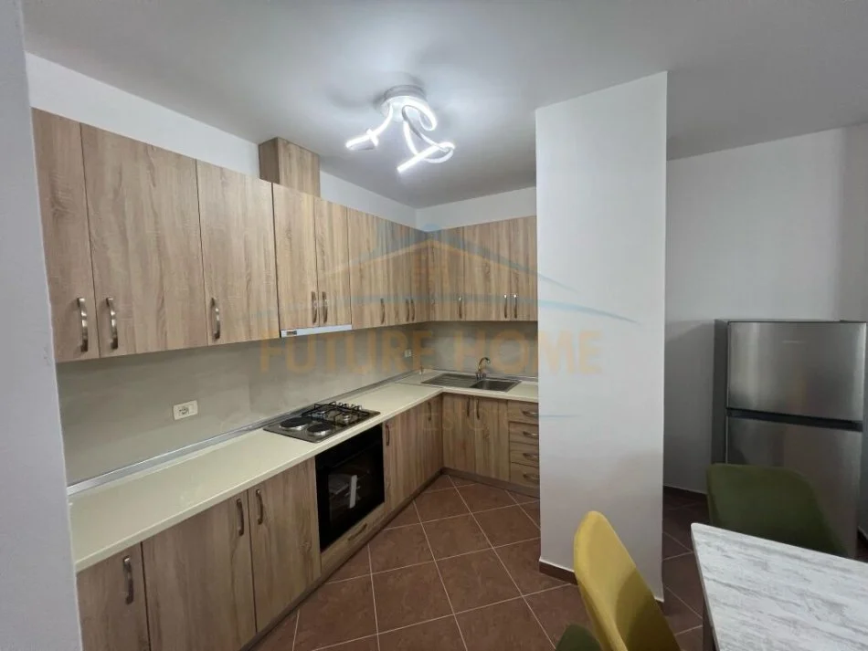 Tirane, shitet apartament 2+1+Ballkon Kati 6, 81 m² 199.155 € (Xhamllik)