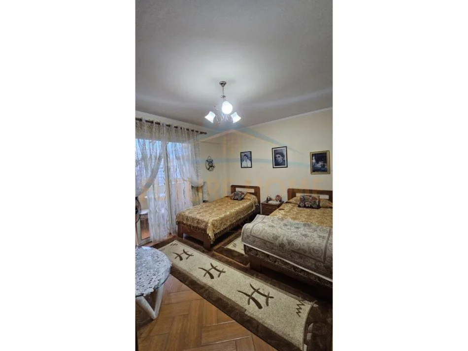 Durres, shitet apartament 2+1+Ballkon Kati 4, 140 m² (durres drejtoriA E POLICISE)