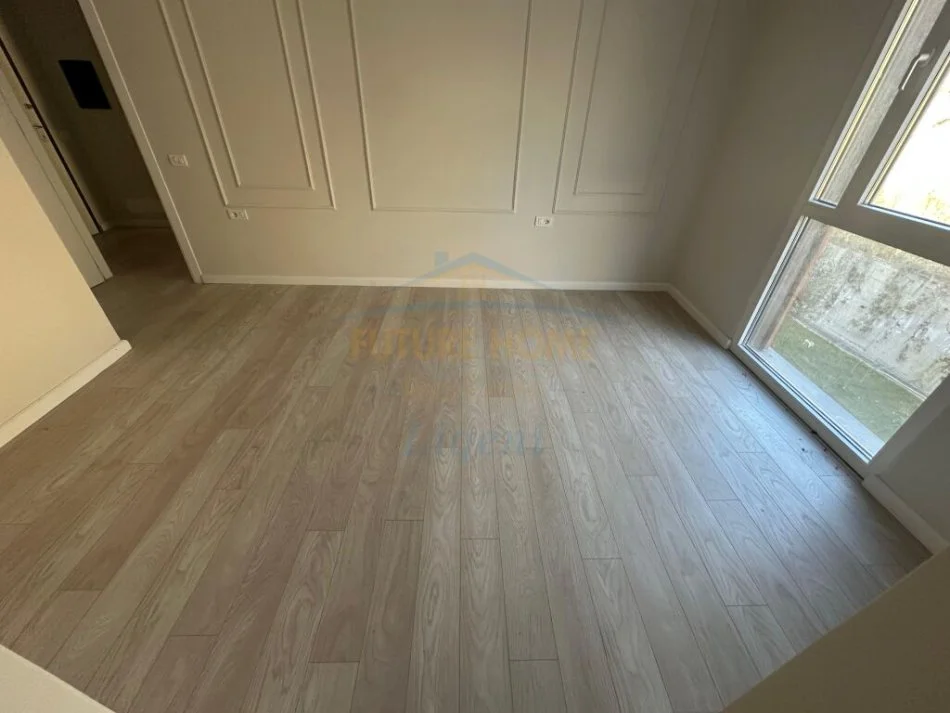 Tirane, shitet apartament 2+1+Ballkon Kati 2, 155 m² 250.000 € (Rose Garden Residence, Teg)