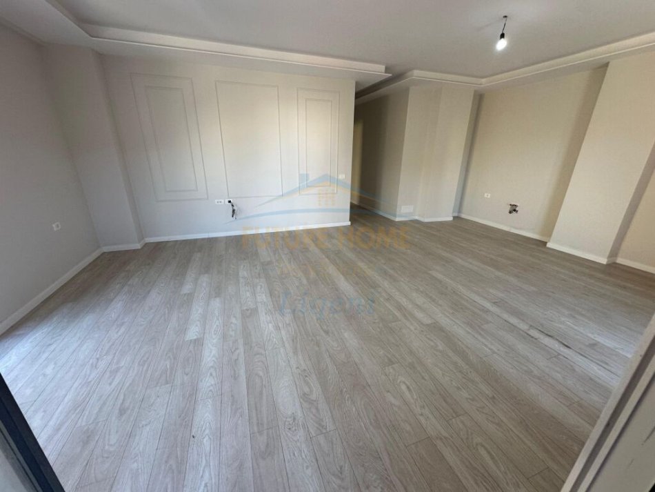 Tirane, shitet apartament 3+1 Kati 2, 155 m² 250.000 € (Rose Garden Residence ,TEG)