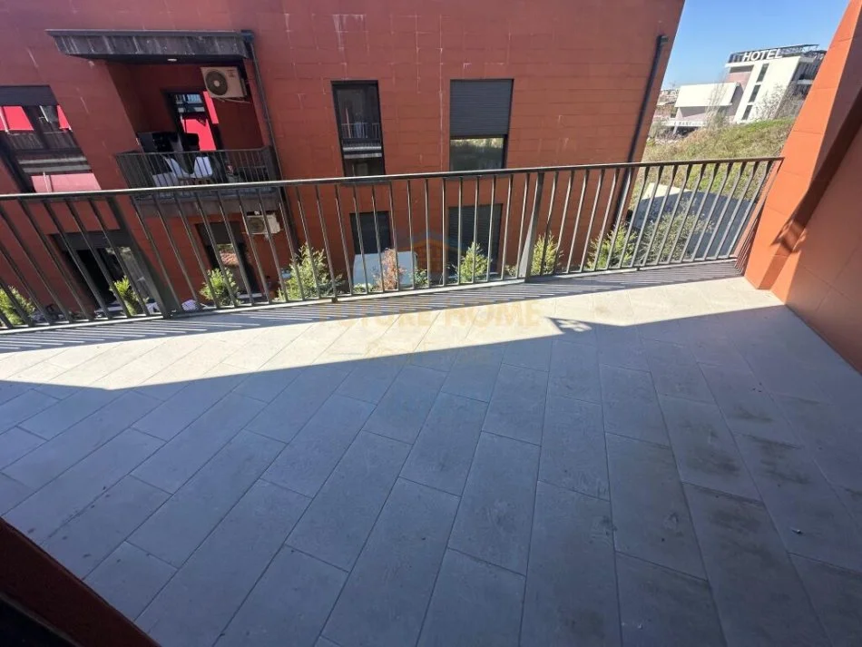 Tirane, shitet apartament 2+1+Ballkon Kati 2, 155 m² 250.000 € (Rose Garden Residence, Teg)