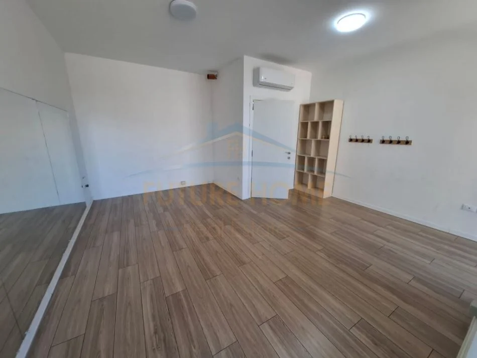 Tirane, jepet me qera ambjent biznesi Kati 2, 125 m² 1.500 € (Komuna e Parisit), OPP50185