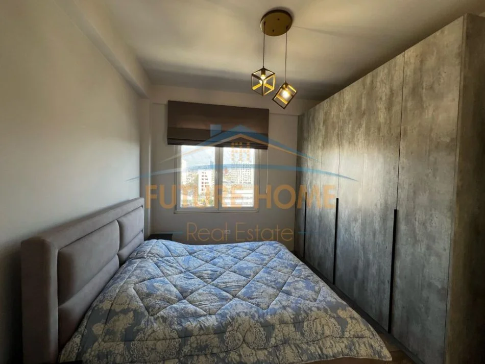 Tirane, jepet me qera apartament 2+1+Ballkon Kati 6, 110 m² 1.200 € (Ish Parku i Autobuzave)