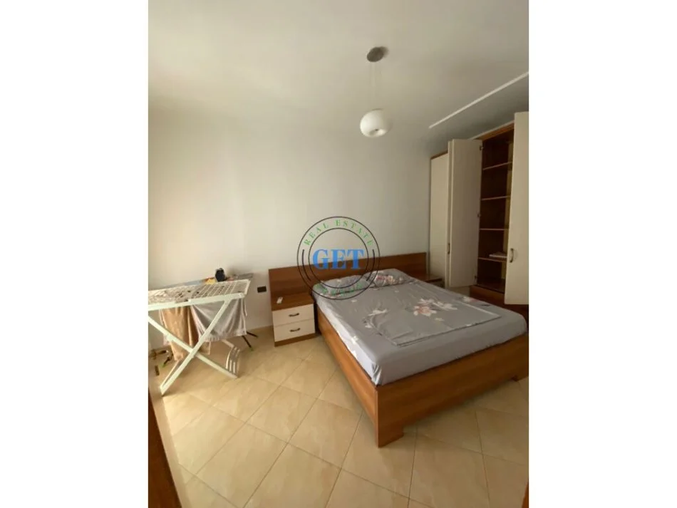 Durres, jepet me qera 2+1+Ballkon Kati 5, 94 m² 400 € (Shkembi , Kavajes)