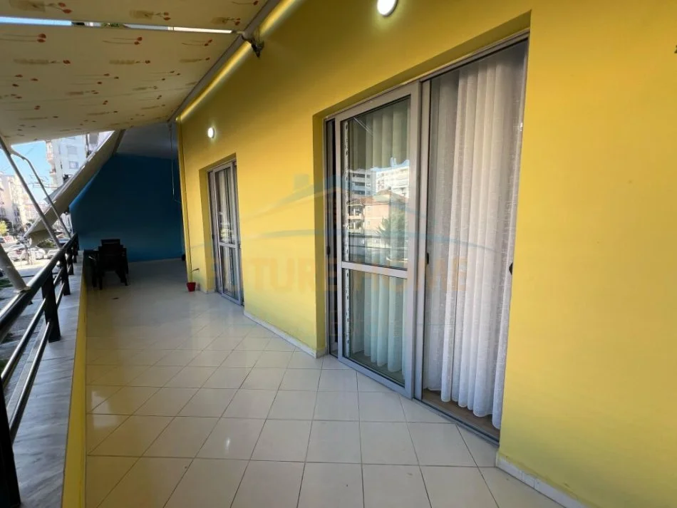 Tirane, shitet apartament 2+1+Ballkon Kati 1, 119 m² 145.000 € (Unaza e Re)