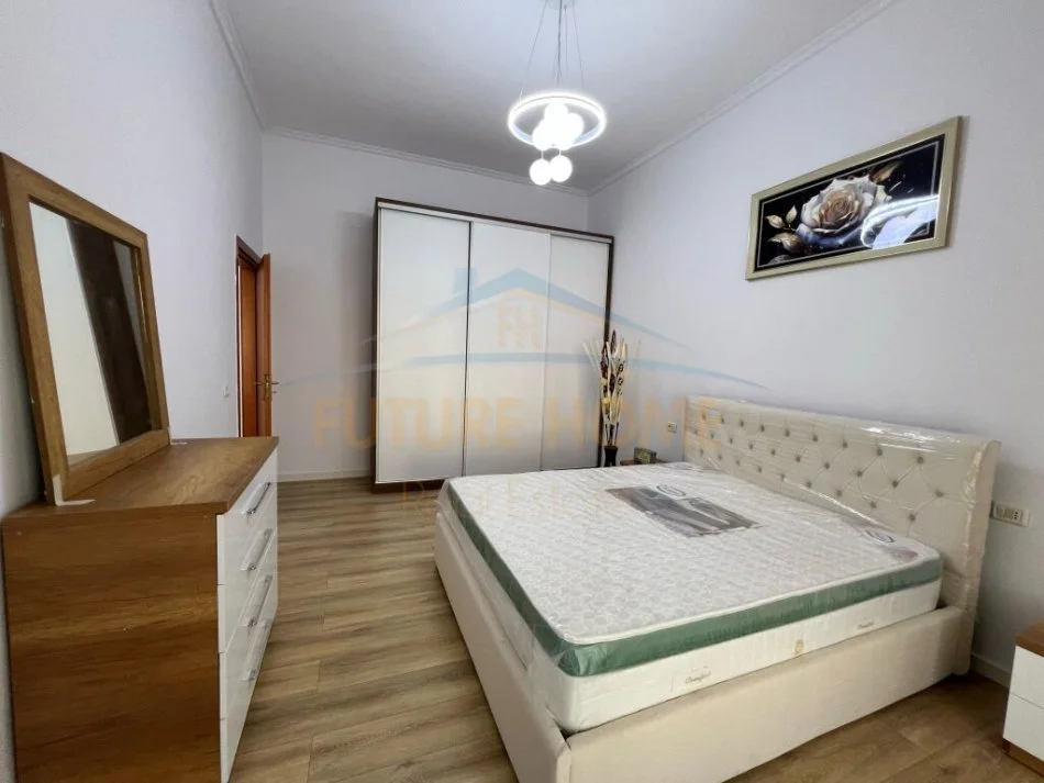 Tirane, shitet apartament 2+1+Ballkon Kati 1, 119 m² 145.000 € (Unaza e Re)