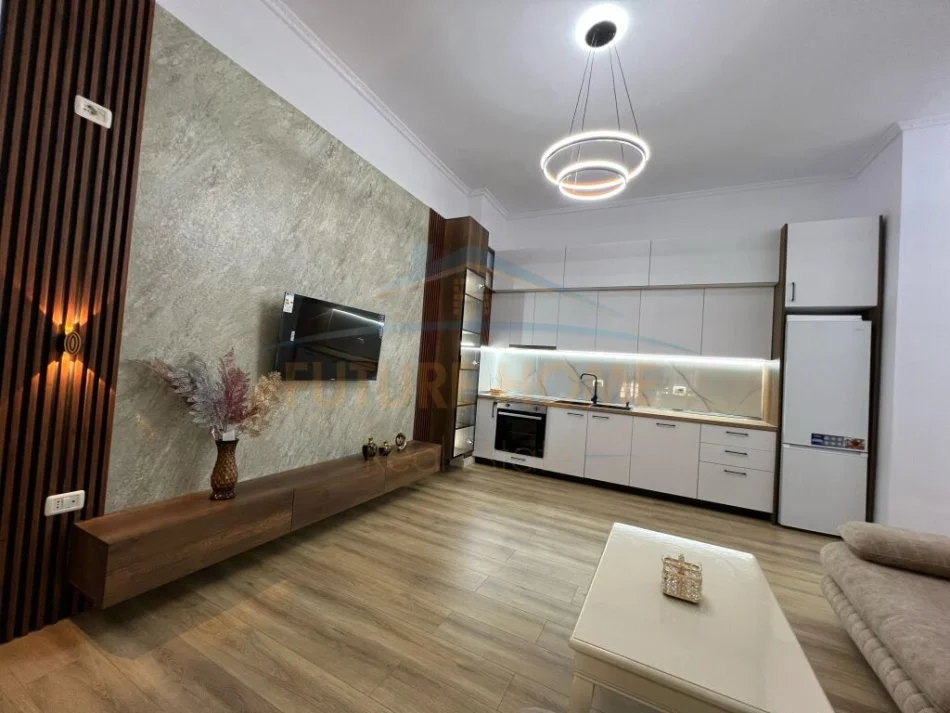 Tirane, shitet apartament 2+1+Ballkon Kati 1, 119 m² 145.000 € (Unaza e Re)