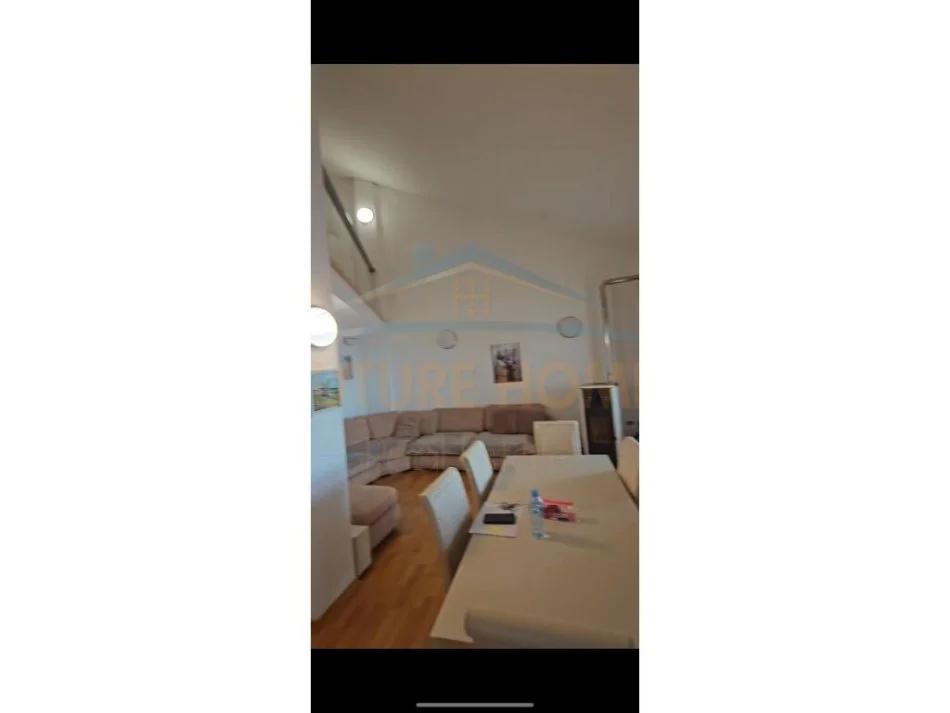 Durres, shitet apartament duplex 2+1+Ballkon Kati 10, 195 m² 205.000 € (durres stacioni i trenit)