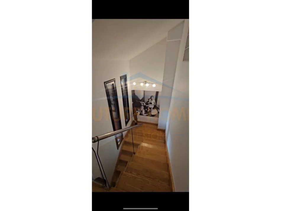 Durres, shitet apartament duplex 2+1+Ballkon Kati 10, 195 m² 205.000 € (durres stacioni i trenit)