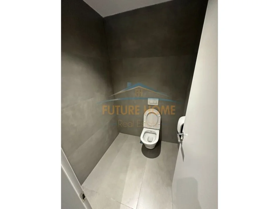 Tirane, jepet me qera zyre , 300 m² 5.500 € (KOMPLEKSI DELIJORGJI)