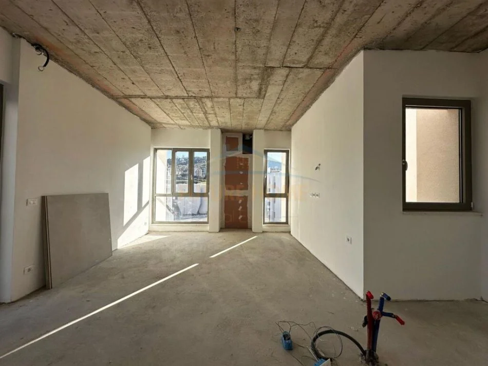 Tirane, shitet apartament 2+1 Kati 2, 126 m² 377.000 € (Liqeni i Thate)