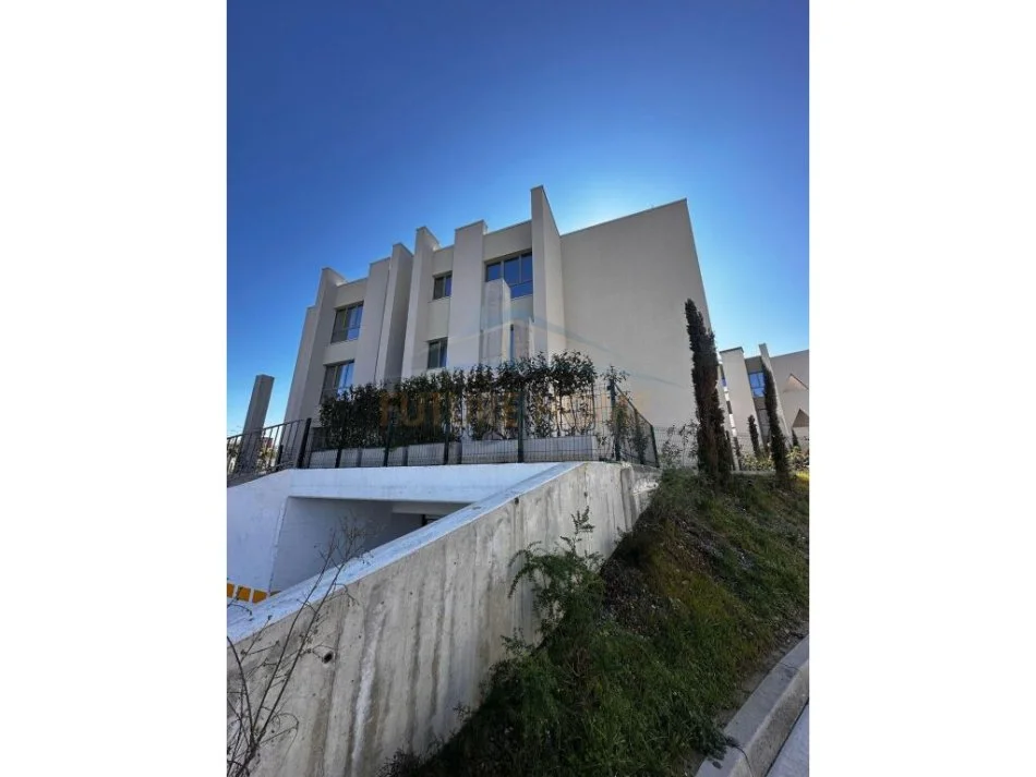 Tirane, shitet apartament 2+1 Kati 2, 126 m² 377.000 € (Liqeni i Thate)