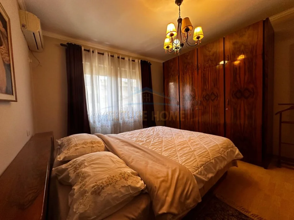 Tirane, jepet me qera apartament 2+1 Kati 4, 70 m² 700 € (Myslym Shyr)