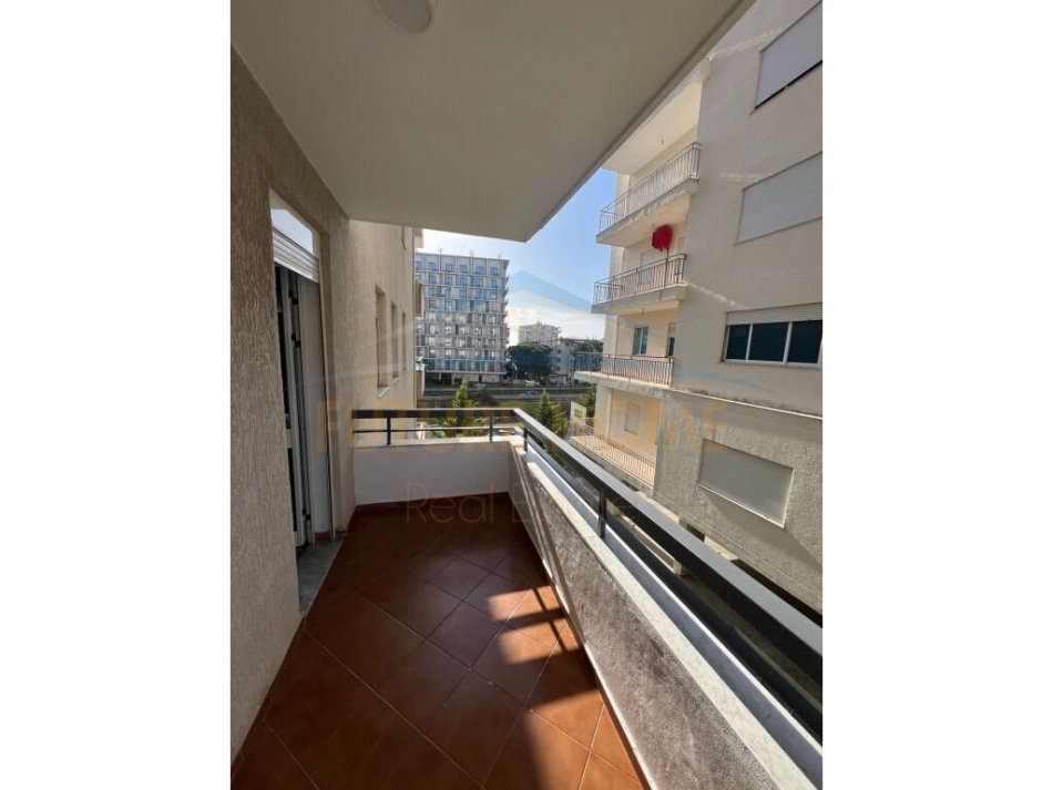 Durres, shitet apartament 1+1+Ballkon Kati 2, 65 m² 76.000 €
