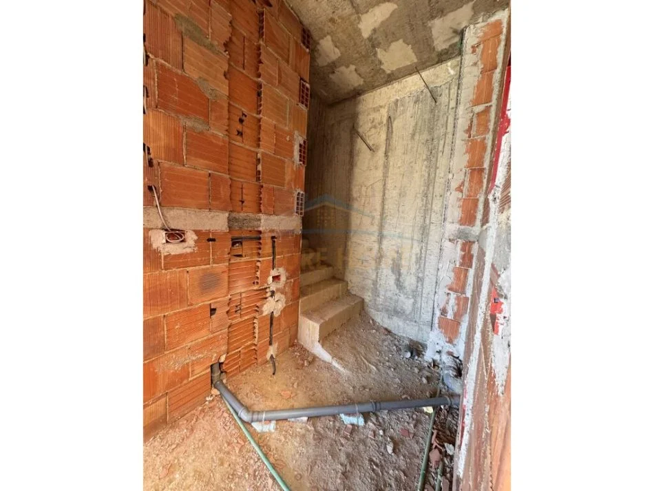 Tirane, shitet Vile Kati 0, 353 m² 450.000 € (Swan Residence , Farke)