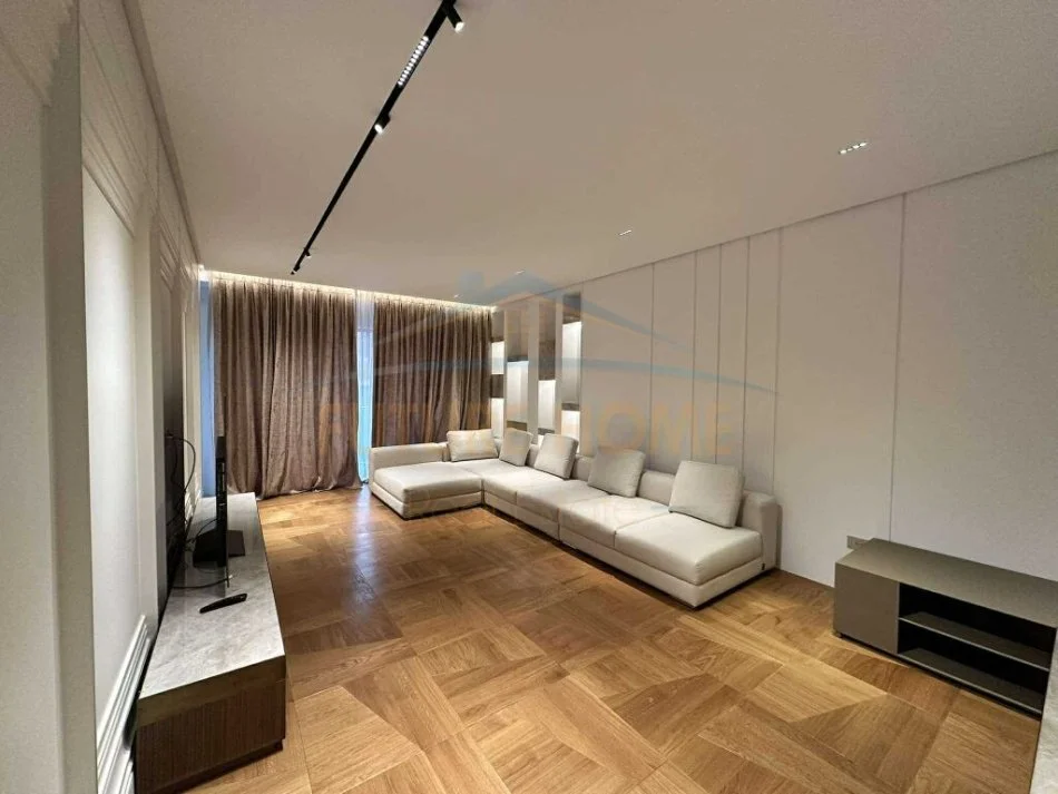 Tirane, shitet apartament 2+1+Aneks+Ballkon Kati 6, 211 m² 1.290.000 € (Lion Park 1)