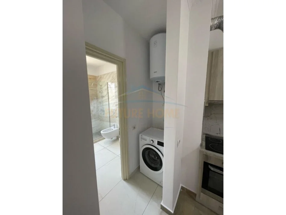 Tirane, jepet me qera apartament 1+1+Ballkon+2 Poste Parkimi, Kati 1, 500 € (Liqeni i Thate)