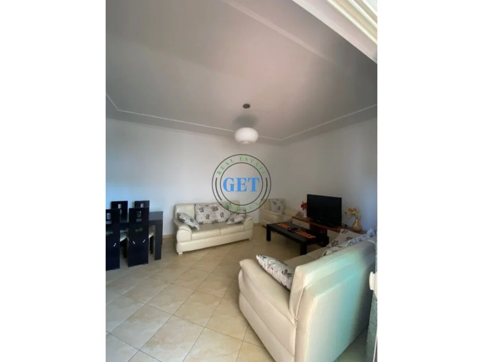 Durres, jepet me qera 2+1+Ballkon Kati 5, 94 m² 400 € (Shkembi , Kavajes)