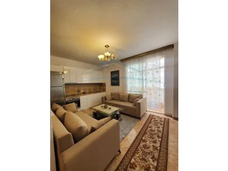 Tirane, jepet me qera apartament 2+1 Kati 2, 70 m² 600 € 