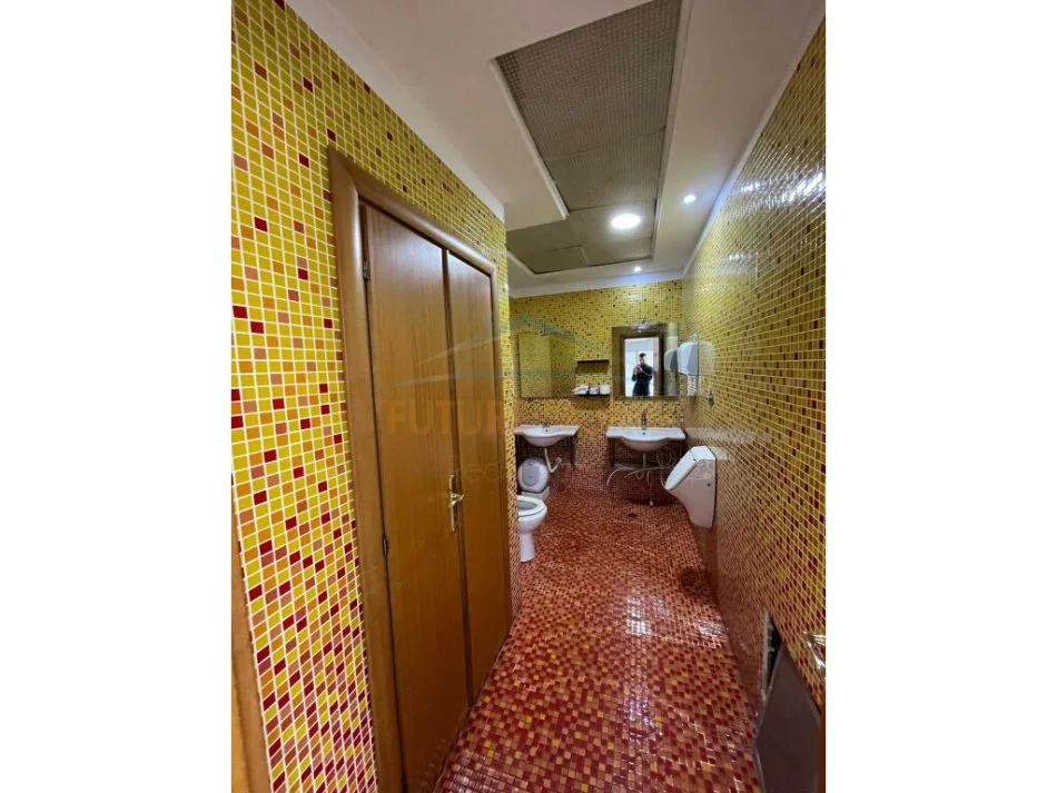 Tirane, jepet me qera zyre Kati 8, 110 m² 1.725 € (Kullat Binjake)