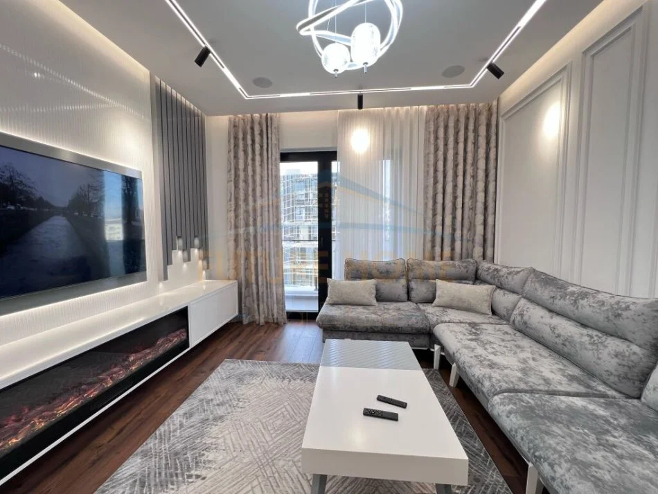 Tirane, jepet me qera 2+1 Kati 3, 115 m² 900 € 