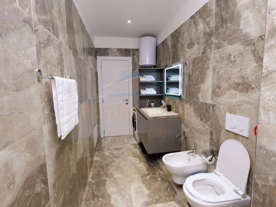 Tirane, jepet me qera apartament 1+1 Kati 8, 65 m² 600 € (unaza e re)