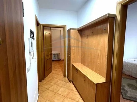 Tirane, jepet me qera apartament 2+1 Kati 1, 94 m² 480 € (unaza e re)