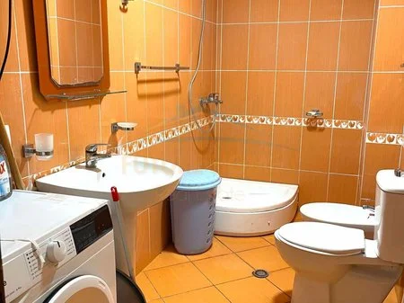 Tirane, jepet me qera apartament 2+1 Kati 1, 94 m² 480 € (unaza e re)