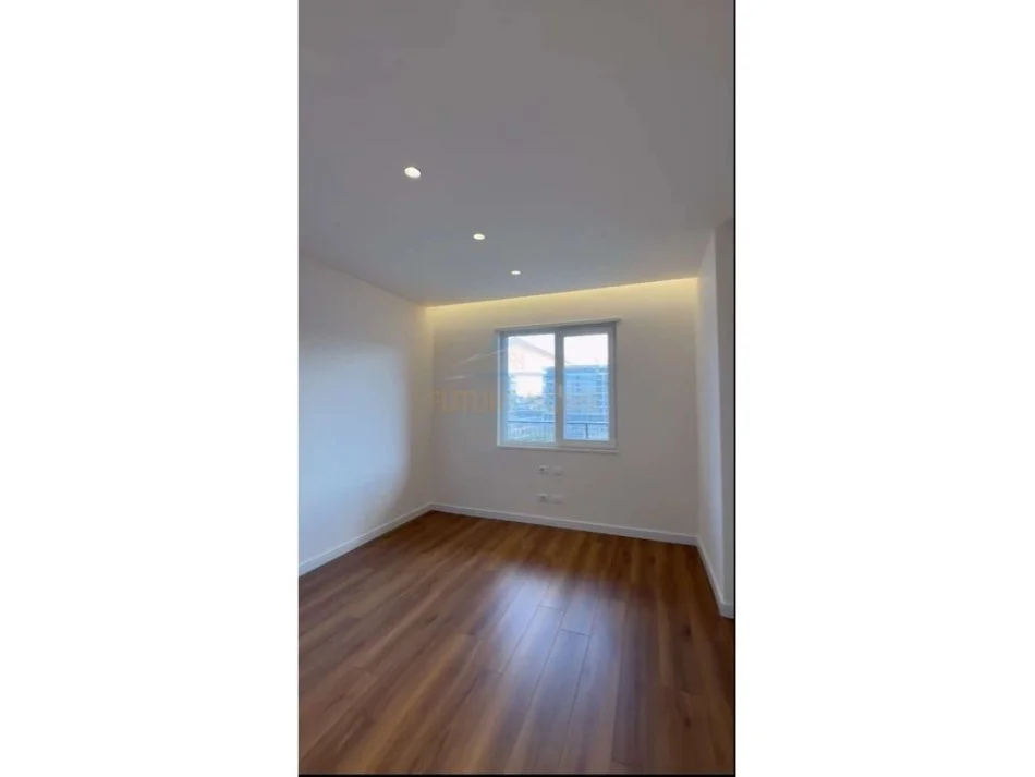 Tirane, jepet me qera apartament 1+1 Kati 4, 96 m² 450 € (QTU)