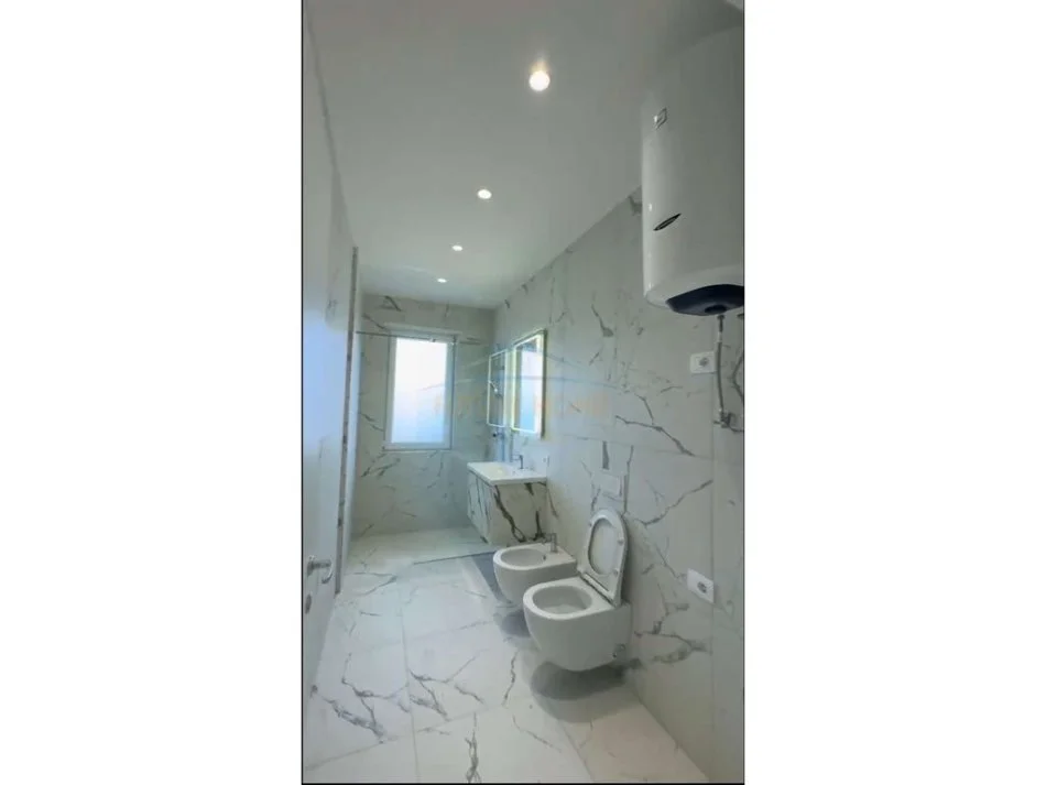 Tirane, jepet me qera apartament 1+1 Kati 4, 96 m² 450 € (QTU)