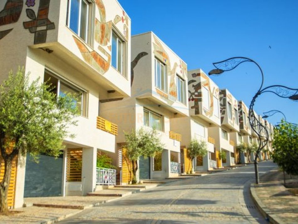 Tirane, shitet apartament 2+1 Kati 3, 134 m² 237.835 € (Kodra e Diellit 2)