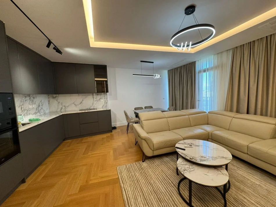 Tirane, shitet apartament 2+1 Kati 7, 126 m² 650.000 € (Liqeni i Tiranes)