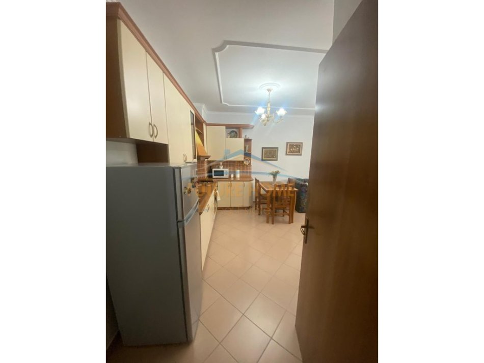 Tirane, shitet apartament 1+1 Kati 5, 75 m² 155.000 € (Komuna e Parisit)