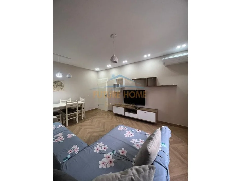 Disponojme apartament 1+1 per shitje tek Rruga Irfan Tomini