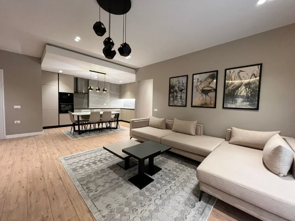 Tirane, jepet me qera apartament 2+1 , 1.150 € (liqeni artificial)