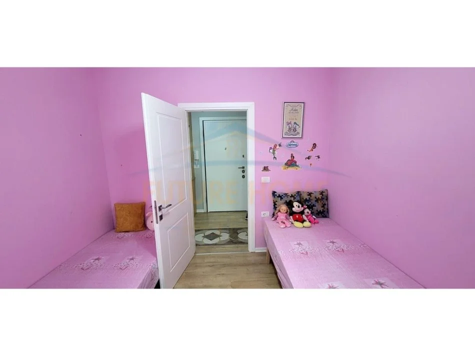 Korce, shitet apartament 2+1+Ballkon Kati 7, 75 m² 100.000 € (Terminali ,Korçë)