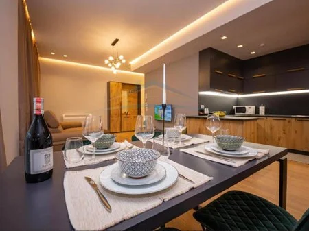 Tirane, shitet apartament 1+1 Kati 4, 216 m² 895.000 € 